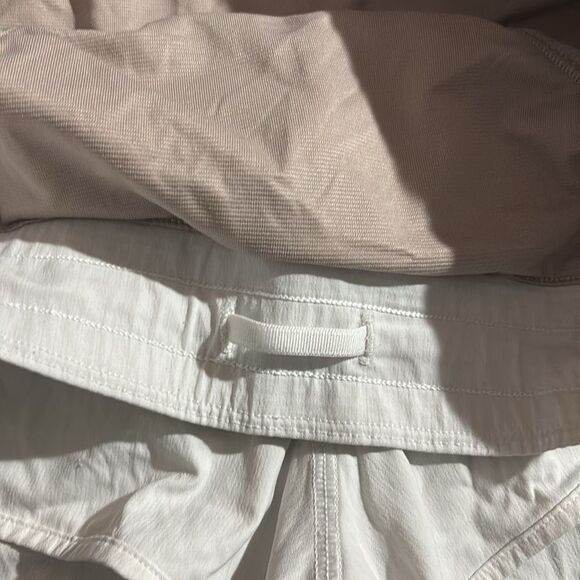 Lululemon Hotty Hot Short II *2.5" - Picture 3 of 9